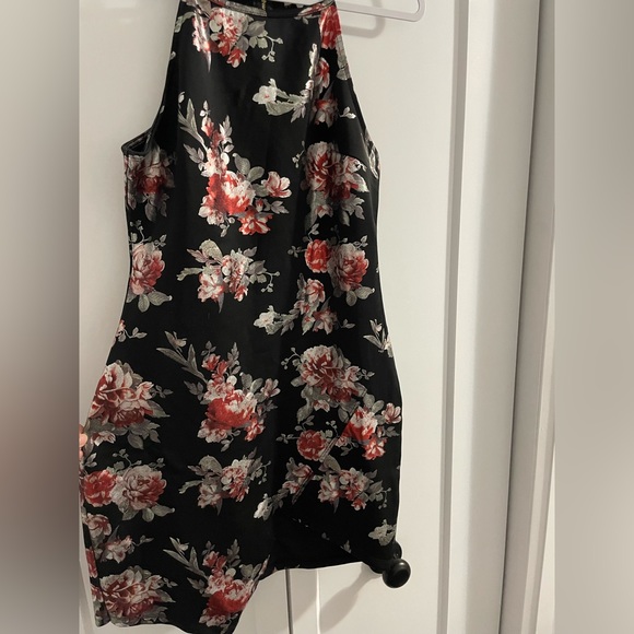 Floral Metallic Dress - Picture 2 of 6